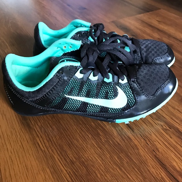 kids track shoes